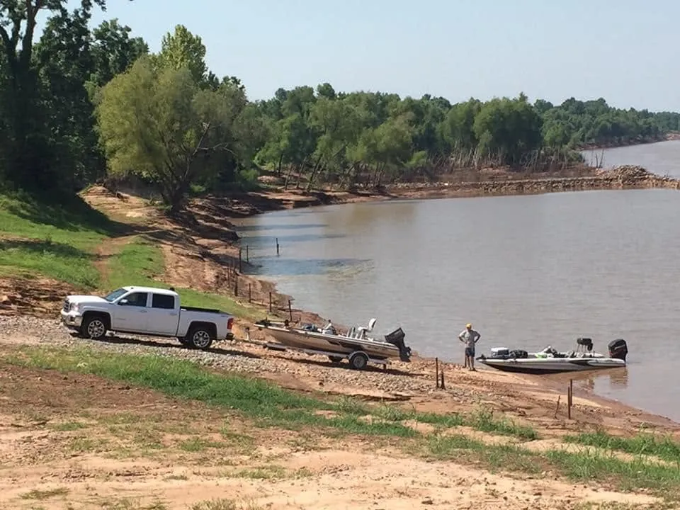 Trucks launching fishing boats into the Red River at River Island RV Park